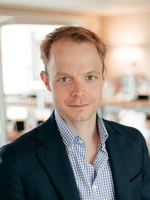 Porträt von Dr. Thorsten Lottici